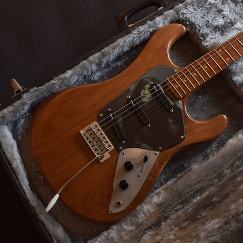 BASE walnut
